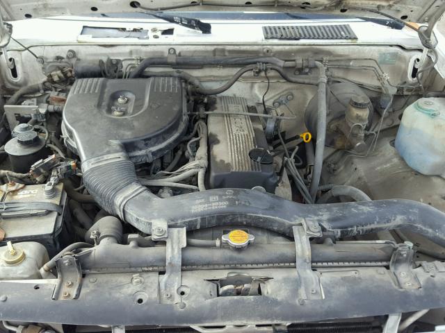 1N6SD16S9TC342557 - 1996 NISSAN TRUCK KING WHITE photo 7