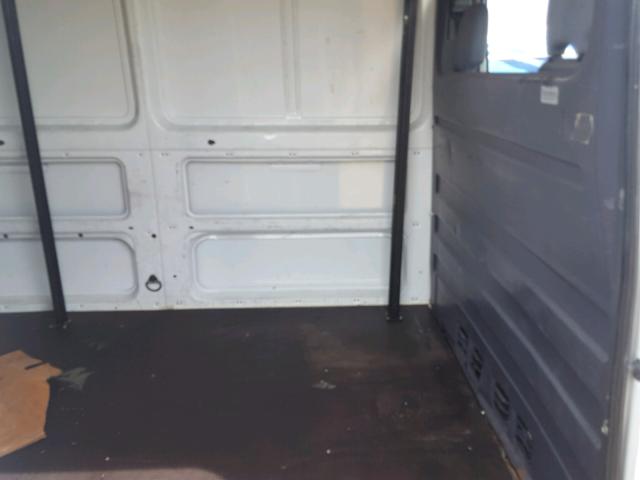 WDYPD744655842431 - 2005 FREIGHTLINER SPRINTER 2 WHITE photo 6