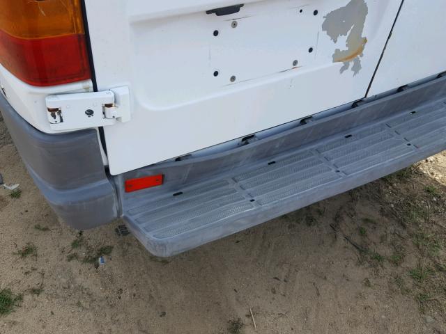 WDYPD744655842431 - 2005 FREIGHTLINER SPRINTER 2 WHITE photo 9