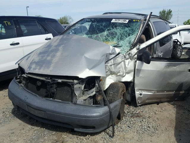 4T3ZF13C11U347349 - 2001 TOYOTA SIENNA LE SILVER photo 2