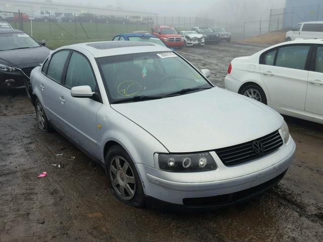 WVWMA63B1XE510241 - 1999 VOLKSWAGEN PASSAT GLS SILVER photo 1