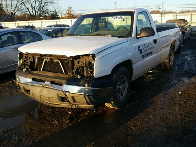 1GCEC14X25Z268528 - 2005 CHEVROLET SILVERADO WHITE photo 2