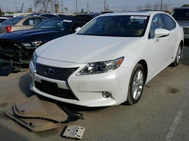 JTHBW1GGXE2041794 - 2014 LEXUS ES 300H WHITE photo 2