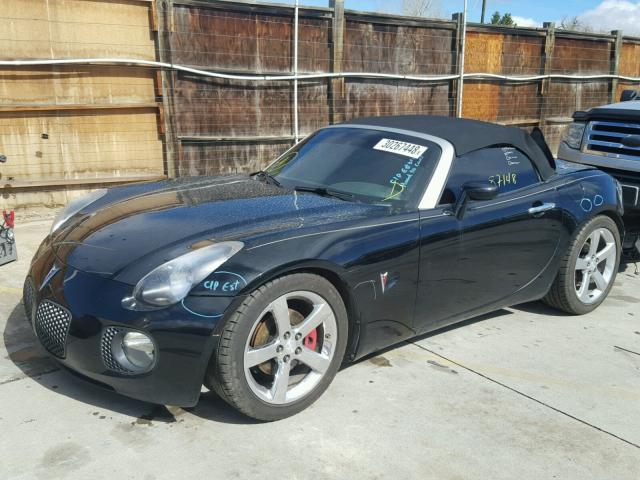 1G2MG35X18Y100498 - 2008 PONTIAC SOLSTICE G BLACK photo 2