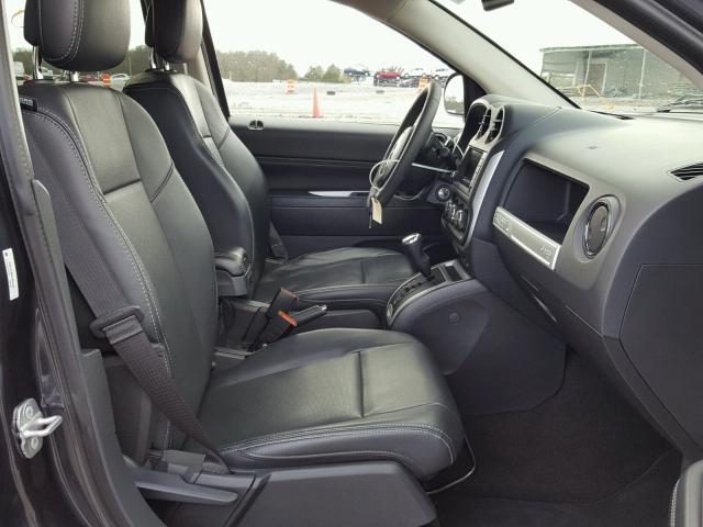 1C4NJCCB6ED652638 - 2014 JEEP COMPASS LI GRAY photo 5