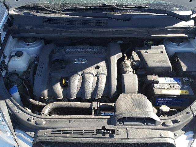 KNAFG525177035852 - 2007 KIA RONDO BASE SILVER photo 7