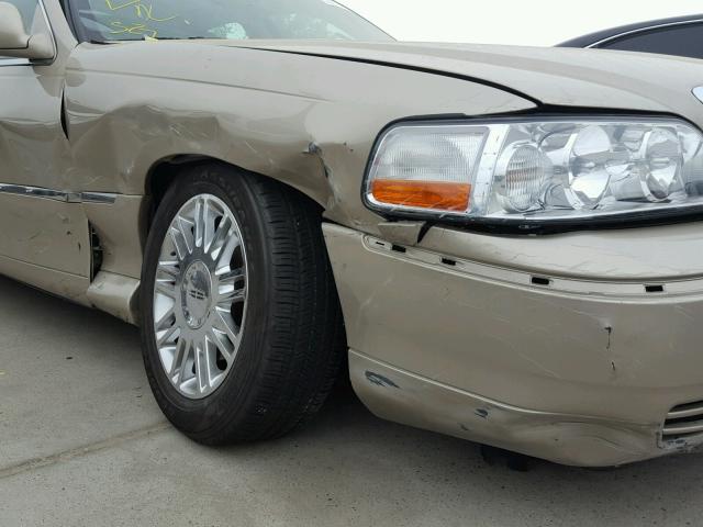 1LNHM82W77Y606331 - 2007 LINCOLN TOWN CAR S GOLD photo 9