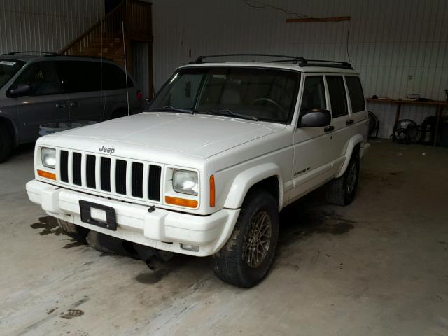 1J4FJ78S1WL247177 - 1998 JEEP CHEROKEE L WHITE photo 2