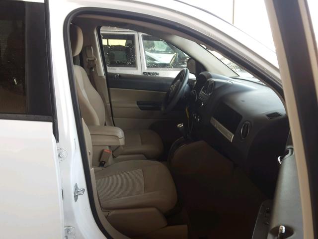 1C4NJCBA2ED573458 - 2014 JEEP COMPASS SP WHITE photo 5