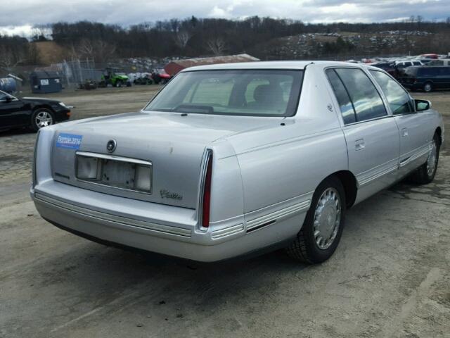 1G6KD54Y1XU800385 - 1999 CADILLAC DEVILLE SILVER photo 4