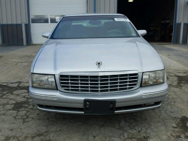 1G6KD54Y1XU800385 - 1999 CADILLAC DEVILLE SILVER photo 9