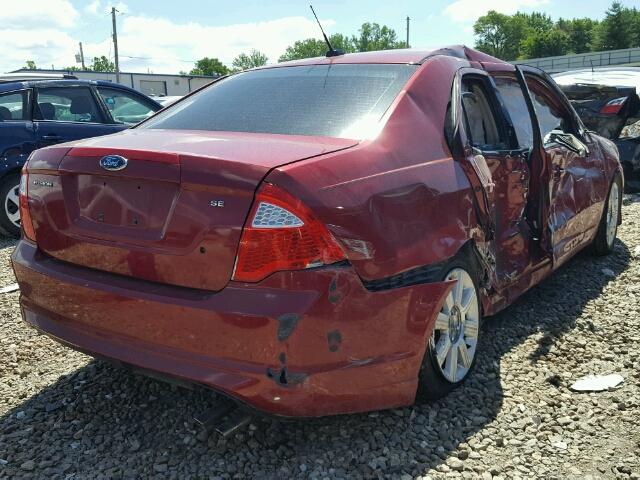 3FAHP0HA1AR108694 - 2010 FORD FUSION SE RED photo 4