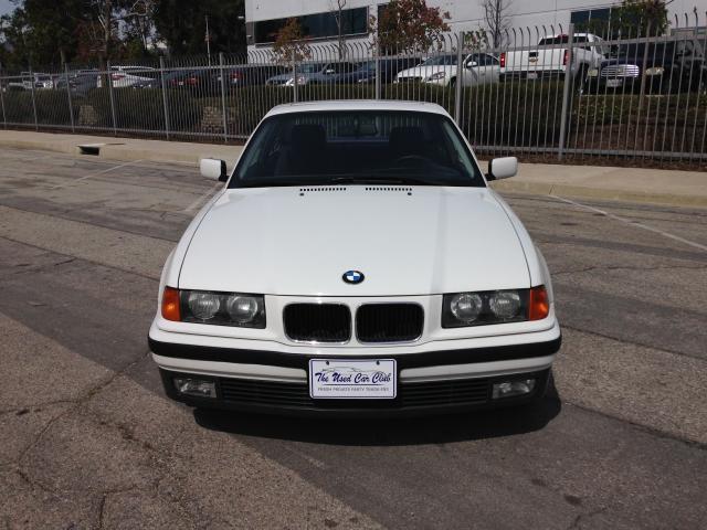 WBABE5328RJA10464 - 1994 BMW 318 IS WHITE photo 2