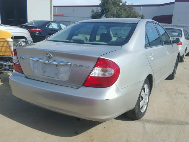 JTDBE32K020025431 - 2002 TOYOTA CAMRY LE SILVER photo 4