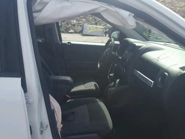 1C4NJDBB4GD713088 - 2016 JEEP COMPASS SP WHITE photo 5