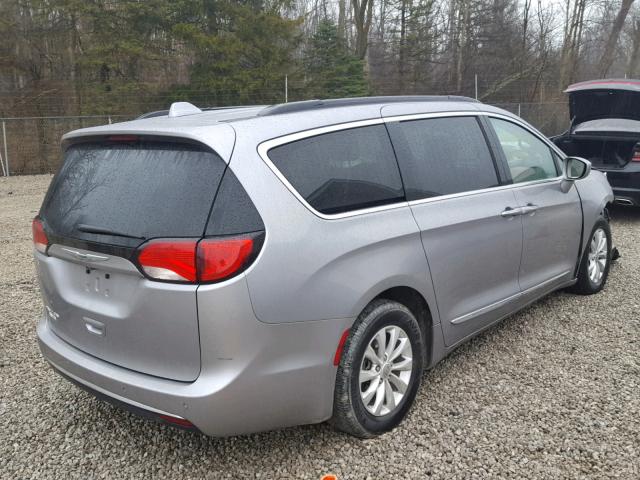 2C4RC1BGXHR524840 - 2017 CHRYSLER PACIFICA T SILVER photo 4
