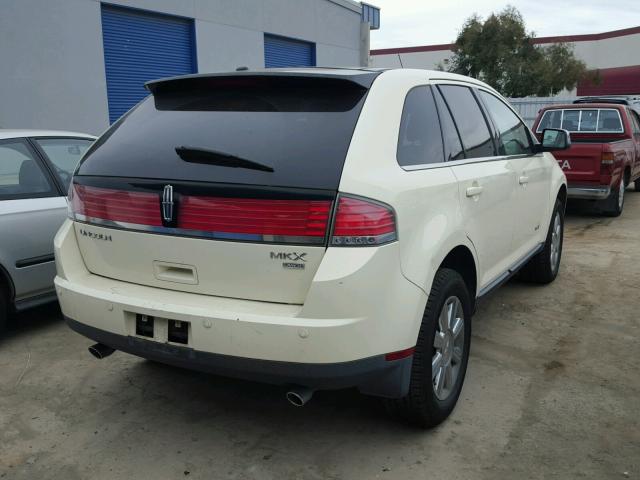 2LMDU88C37BJ16885 - 2007 LINCOLN MKX CREAM photo 4