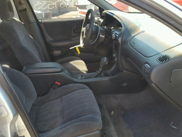 1G2WK52J21F138021 - 2001 PONTIAC GRAND PRIX SILVER photo 5