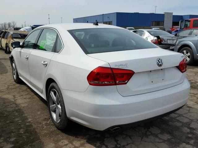 1VWBN7A38DC137720 - 2013 VOLKSWAGEN PASSAT SE WHITE photo 3