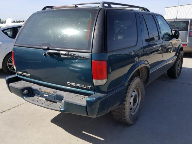 1GNDT13W4W2126591 - 1998 CHEVROLET BLAZER GREEN photo 4