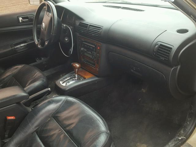 WVWTH63B12P011900 - 2002 VOLKSWAGEN PASSAT GLX 金色 照片 5