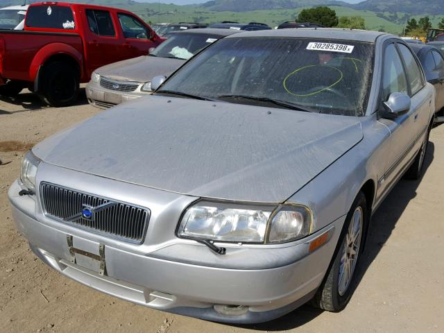 YV1TS91D721241140 - 2002 VOLVO S80 T6 TUR SILVER photo 2