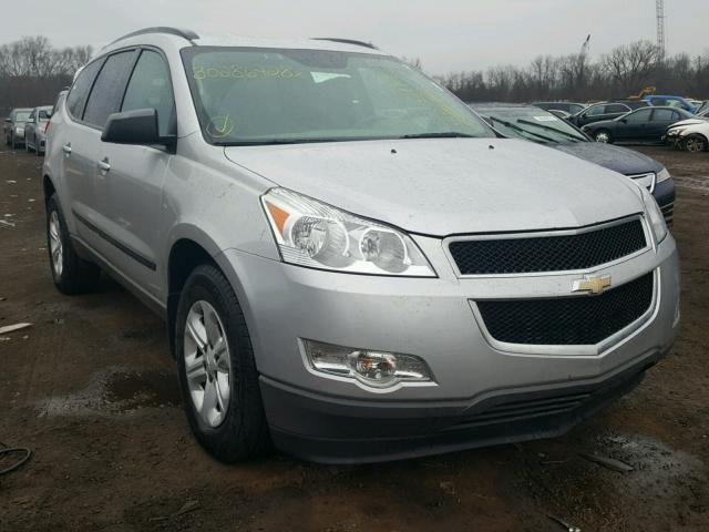 1GNLVEED0AS137041 - 2010 CHEVROLET TRAVERSE L SILVER photo 1