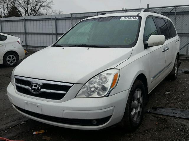 KNDMC233676016799 - 2007 HYUNDAI ENTOURAGE WHITE photo 2