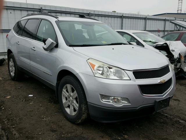 1GNER23DX9S181350 - 2009 CHEVROLET TRAVERSE L SILVER photo 1