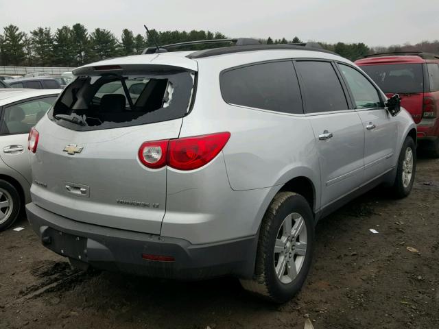 1GNER23DX9S181350 - 2009 CHEVROLET TRAVERSE L SILVER photo 4