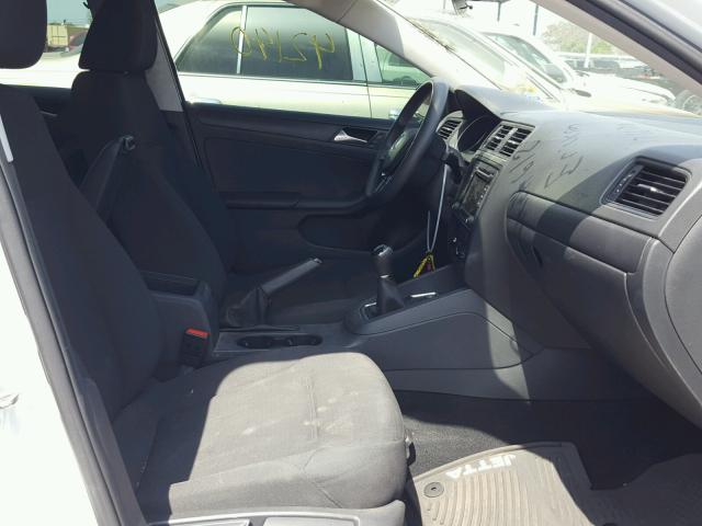 3VW1K7AJ0FM262246 - 2015 VOLKSWAGEN JETTA BASE 白色 照片 5
