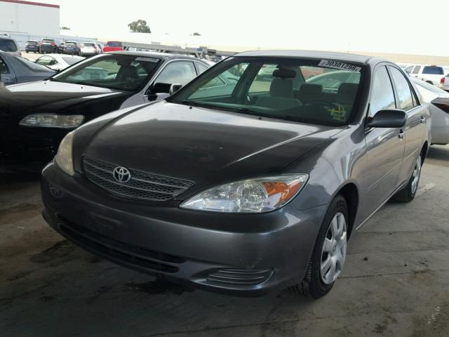 4T1BE32K54U839453 - 2004 TOYOTA CAMRY LE CHARCOAL photo 2