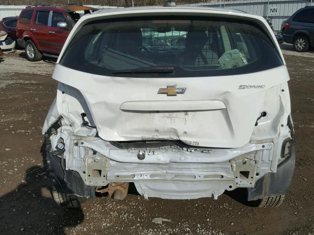 1G1JA6SH4G4104641 - 2016 CHEVROLET SONIC LS 白色 照片 9