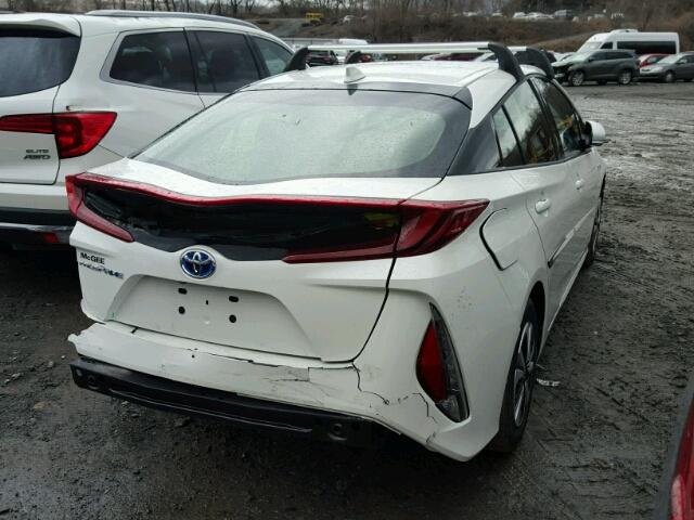JTDKARFP7H3000425 - 2017 TOYOTA PRIUS PRIM თეთრი ფოტო 4
