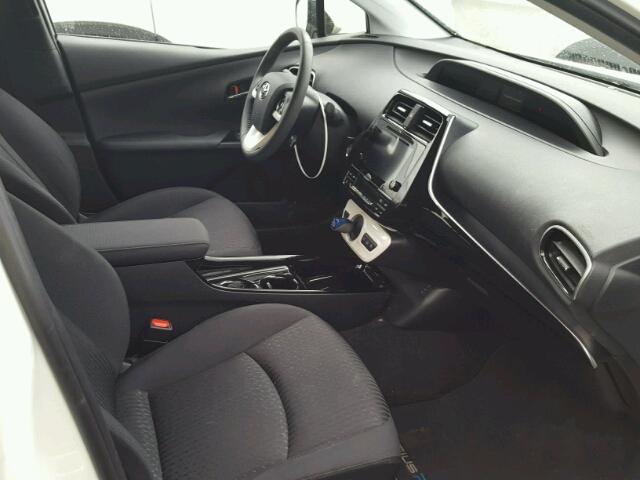 JTDKARFP7H3000425 - 2017 TOYOTA PRIUS PRIM თეთრი ფოტო 5