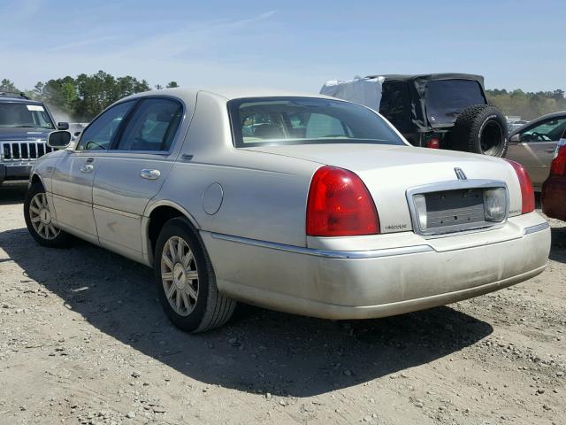 1LNHM82VX7Y618397 - 2007 LINCOLN TOWN CAR S BEIGE photo 3