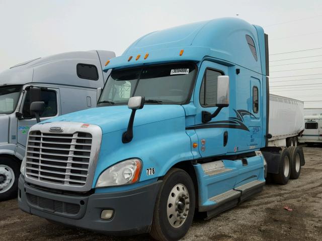 3AKJGLDR1DSBC0982 - 2013 FREIGHTLINER CASCADIA 1 BLUE photo 2