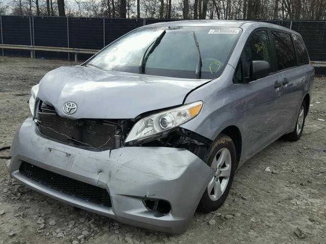 5TDKA3DC8CS009607 - 2012 TOYOTA SIENNA BAS SILVER photo 2