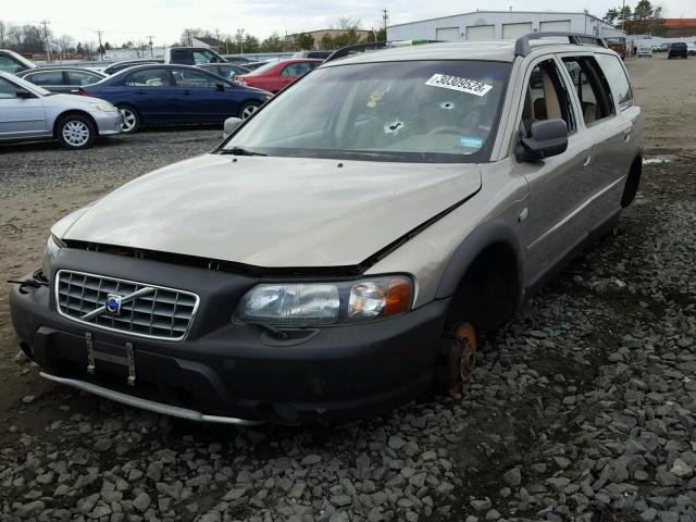 YV1SZ58D611045937 - 2001 VOLVO V70 XC TAN photo 2