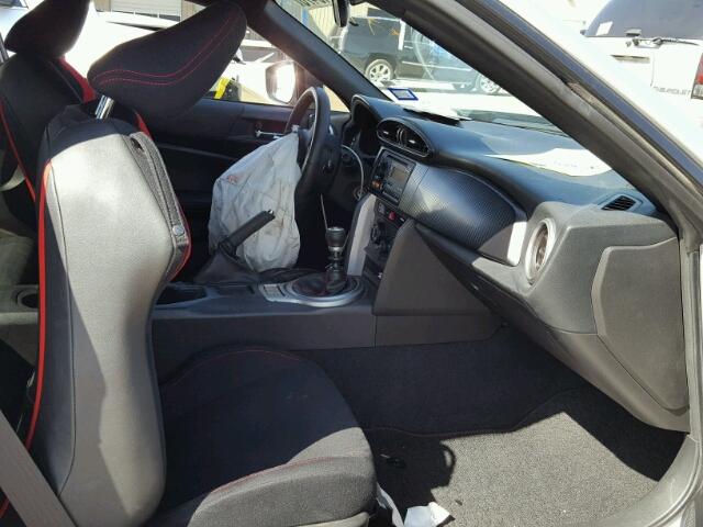 JF1ZNAA13D1718542 - 2013 TOYOTA SCION FR-S ვერცხლისფერი ფოტო 5