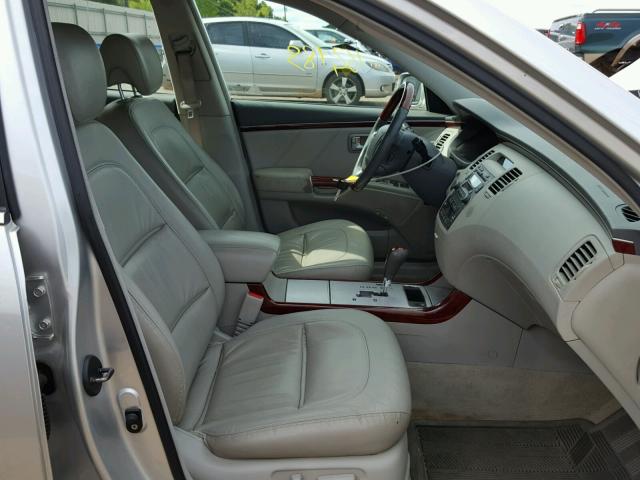 KMHFC46FX7A183881 - 2007 HYUNDAI AZERA SE SILVER photo 5