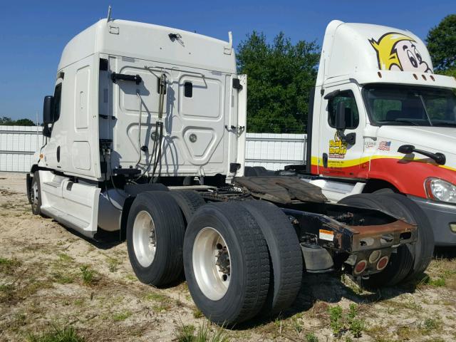 1FUJGLDR4CSBH1201 - 2012 FREIGHTLINER CASCADIA 1 WHITE photo 3