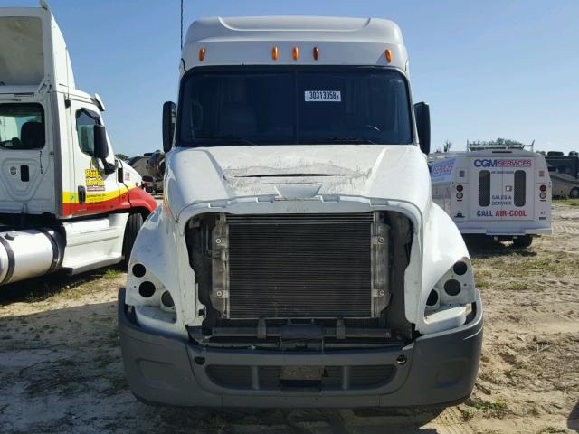 1FUJGLDR4CSBH1201 - 2012 FREIGHTLINER CASCADIA 1 WHITE photo 9