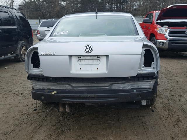 WVWPD63B21P201006 - 2001 VOLKSWAGEN PASSAT GLS GRAY photo 9