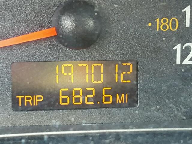 1G8AZ52FX4Z105892 - 2004 SATURN ION LEVEL SILVER photo 8