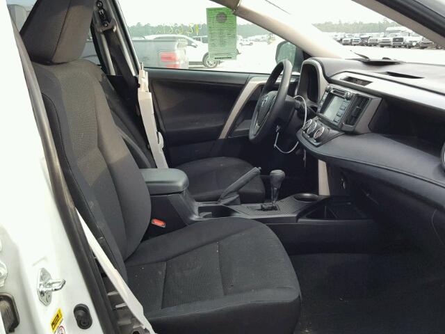 2T3ZFREVXEW101628 - 2014 TOYOTA RAV4 LE WHITE photo 5