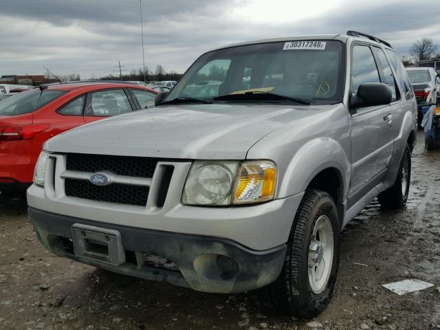 1FMYU60EX2UD69736 - 2002 FORD EXPLORER S SILVER photo 2