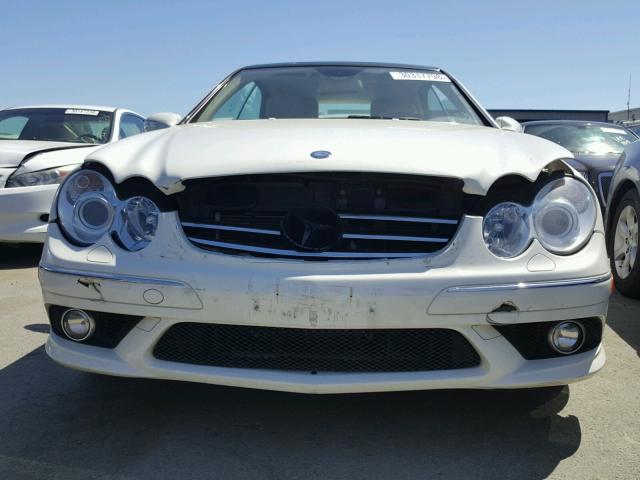 WDBTK72G38T097536 - 2008 MERCEDES-BENZ CLK 550 WHITE photo 9