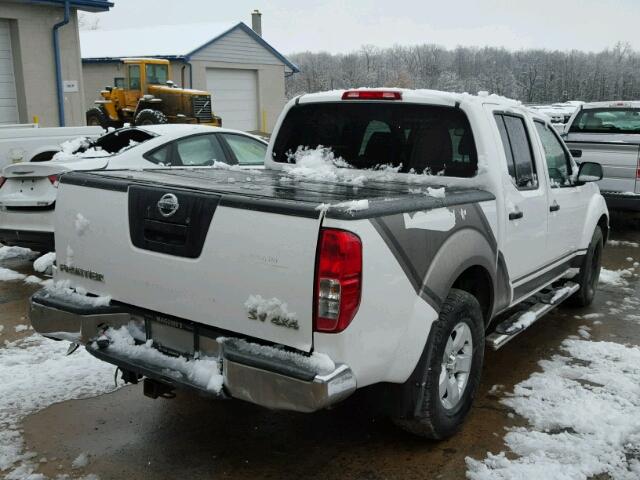 1N6AD0EV4BC425278 - 2011 NISSAN FRONTIER S WHITE photo 4