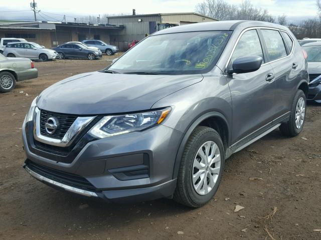 KNMAT2MV3HP565763 - 2017 NISSAN ROGUE S SILVER photo 2